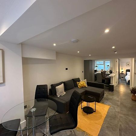 Two Bedroom House In Kilburn London Exterior foto